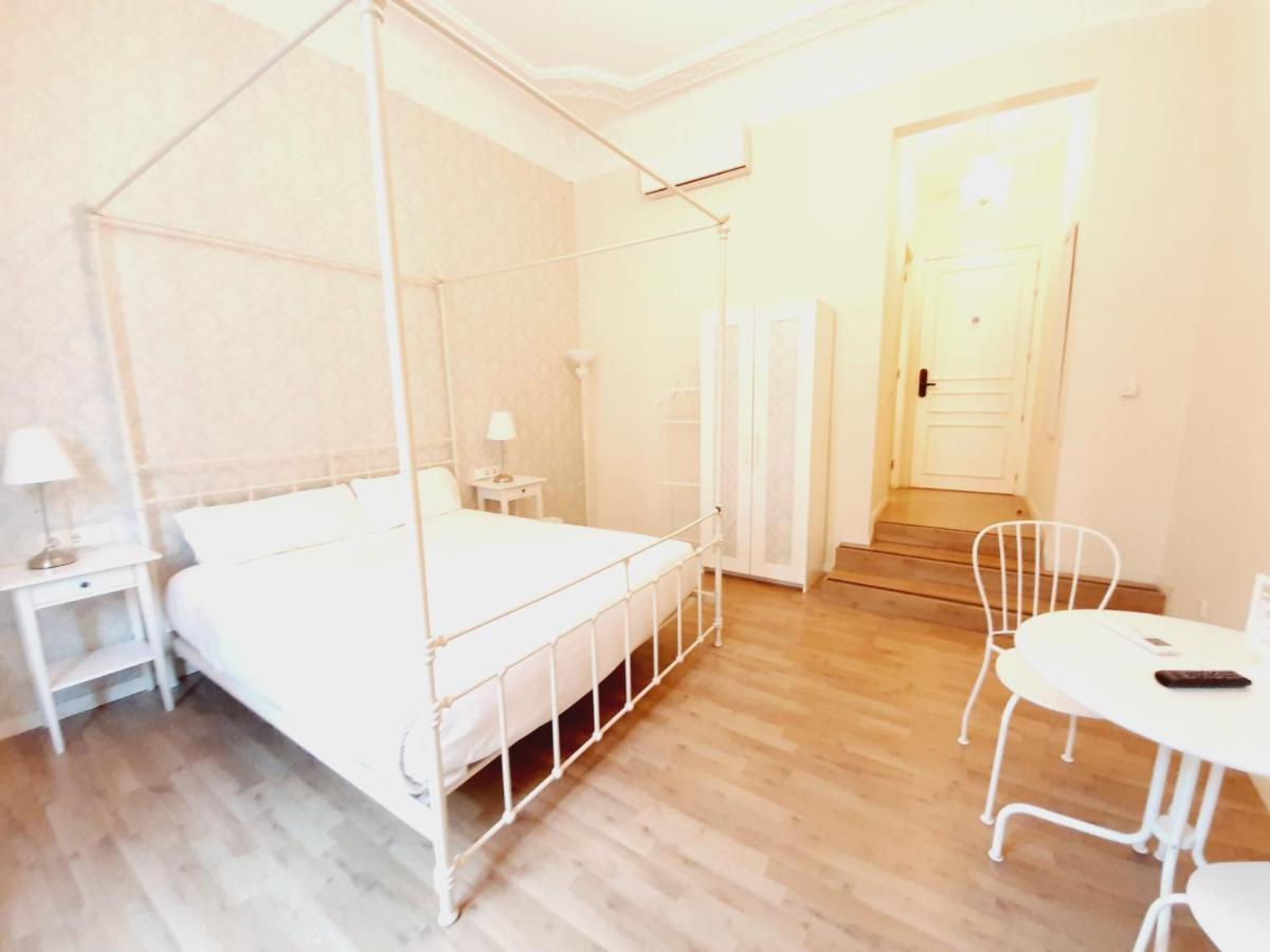 ברצלונה Lumine Luxury Suites By Gaiarooms מראה חיצוני תמונה