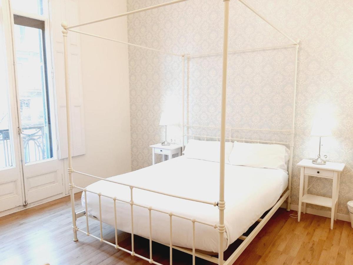 ברצלונה Lumine Luxury Suites By Gaiarooms מראה חיצוני תמונה